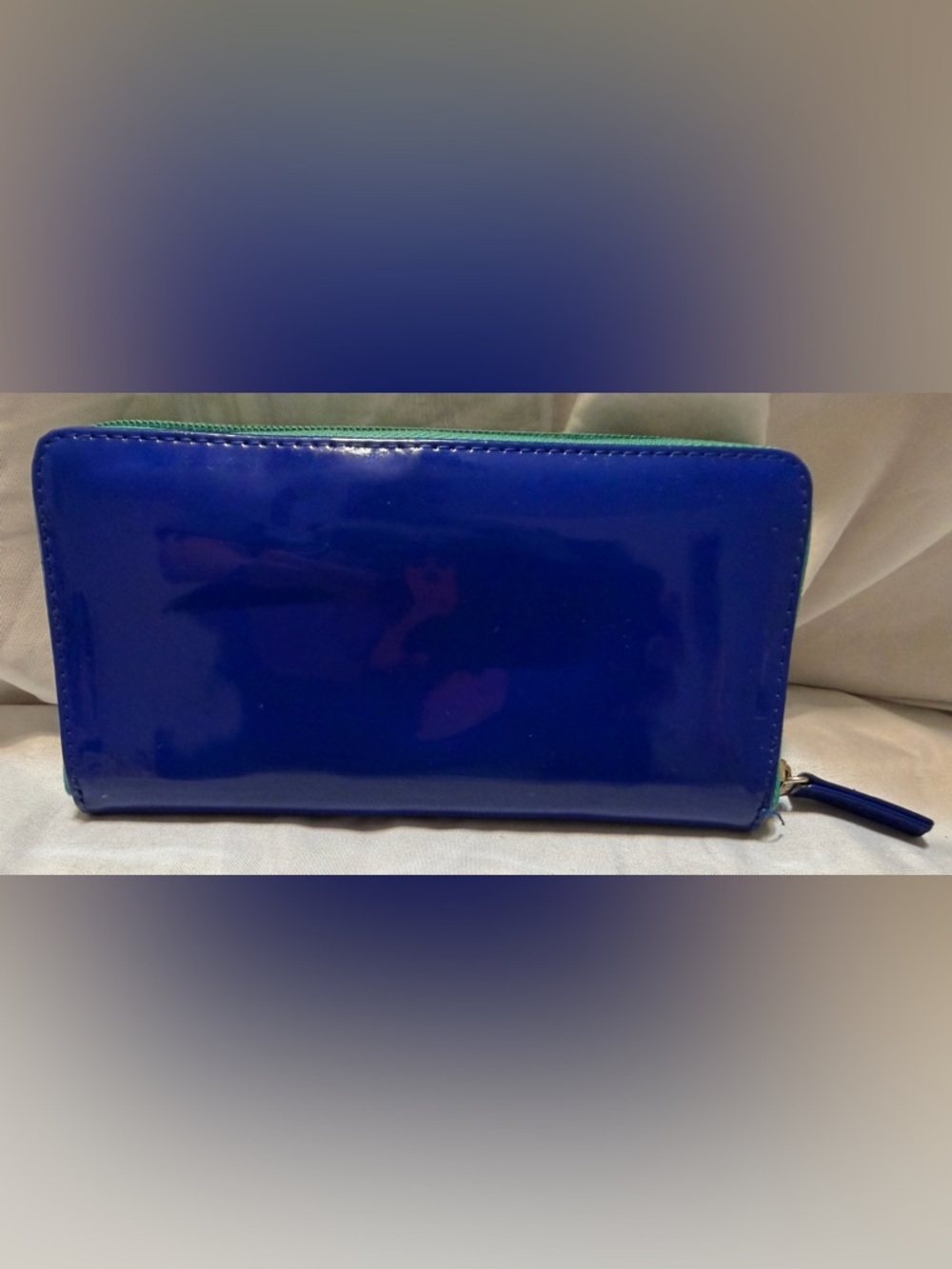 Steve Madden Shiny Patent Zip Wallet - Picture 2 of 2